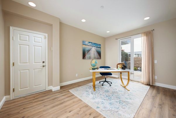 Home Office, Interior, Recessed Lighting, Wood Texture Flooring