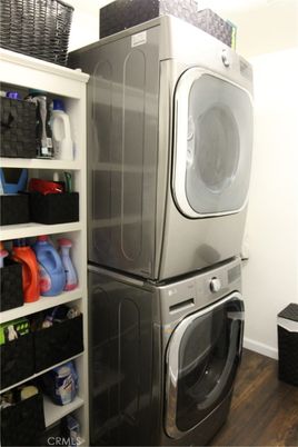 Interior, Utility Closets, Washer, Wood Texture Flooring