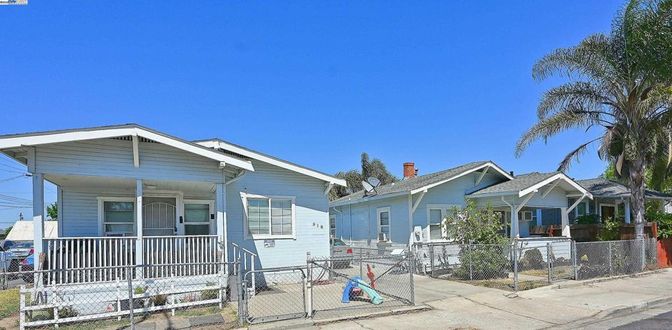 Exterior, Facade, American Craftsman