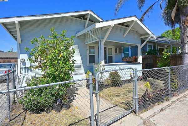 Exterior, Facade, American Craftsman