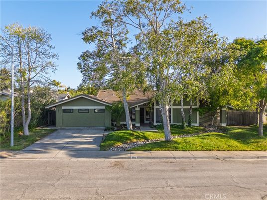 Attached, Exterior, Facade, Ranch