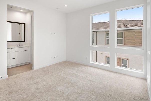 Bathroom, Empty room, Interior, Recessed Lighting