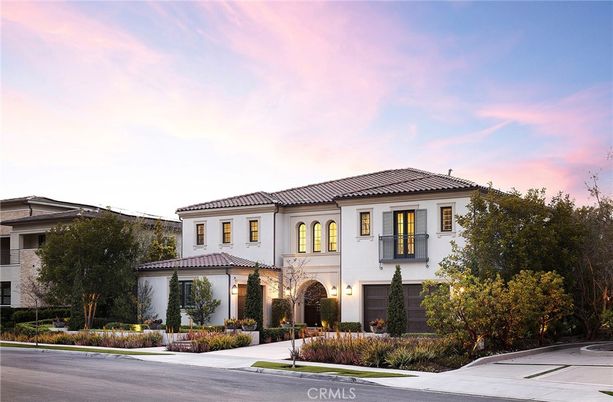 Exterior, Facade, Mediterranean