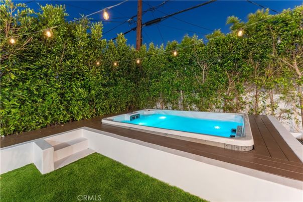 Exterior, Hot Tub