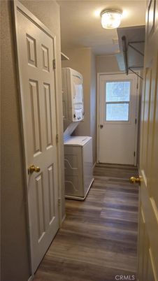 Interior, Utility Closets, Washer, Wood Texture Flooring