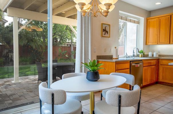 Chandelier, Dining room, Interior, Kitchen, Recessed Lighting