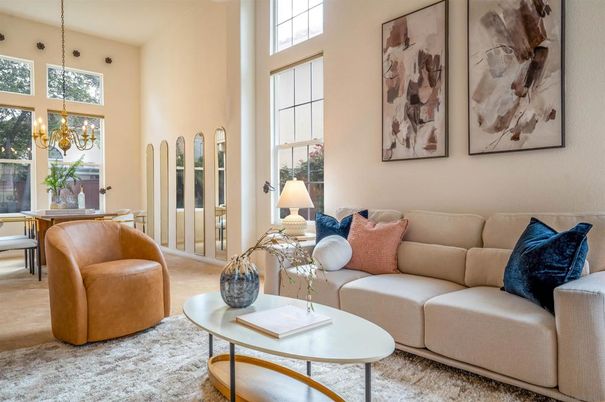 Chandelier, Dining room, Interior, Living room