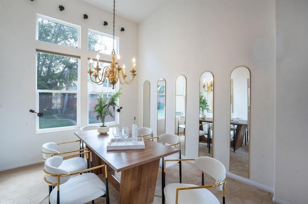 Chandelier, Dining room, Interior