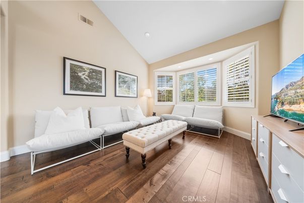 Bedroom, Interior, Living room, Recessed Lighting, Wood Texture Flooring