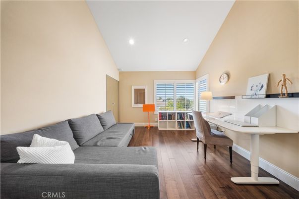 Home Office, Interior, Living room, Recessed Lighting, Wood Texture Flooring