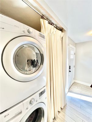 Interior, Utility Closets, Washer, Wood Texture Flooring
