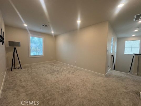 Empty room, Interior, Recessed Lighting
