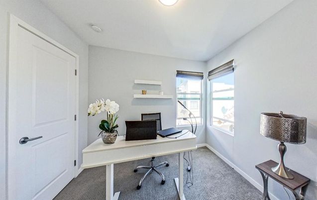 Home Office, Interior