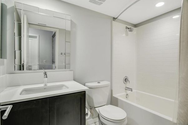Bathroom, Interior, Recessed Lighting