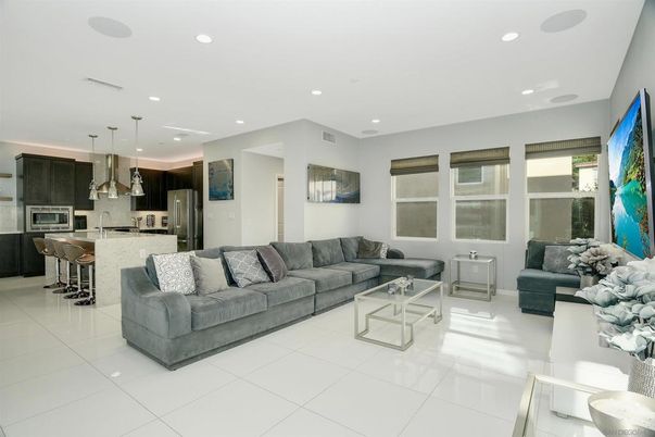Interior, Kitchen, Living room, Pendant Lights, Recessed Lighting, Stainless Steel Appliances
