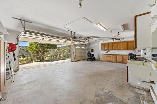 Garage, Interior