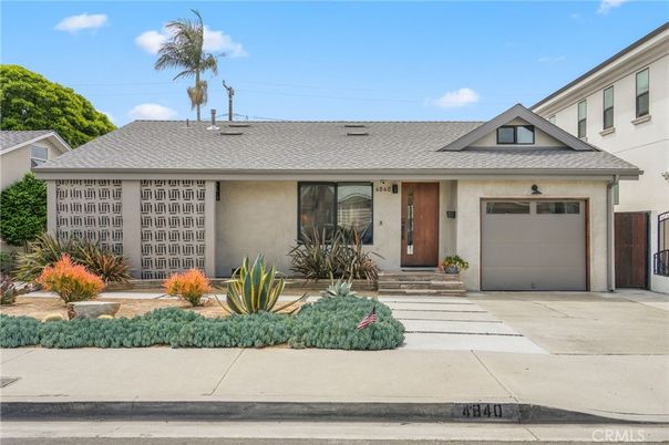Attached, Exterior, Facade, Ranch