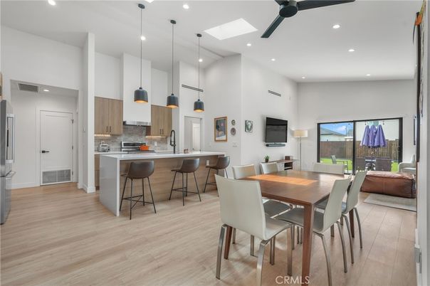 Dining room, Interior, Kitchen, Pendant Lights, Recessed Lighting, Wood Texture Flooring