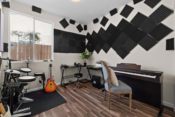 Fitness Equipment, Home Office, Interior, Wood Texture Flooring