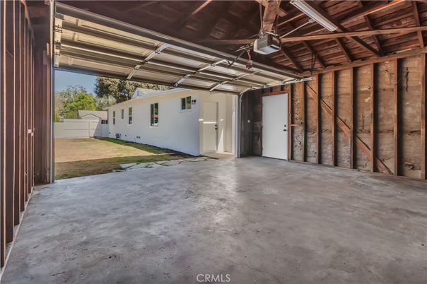 Exterior, Garage, Interior, Wooden Beams