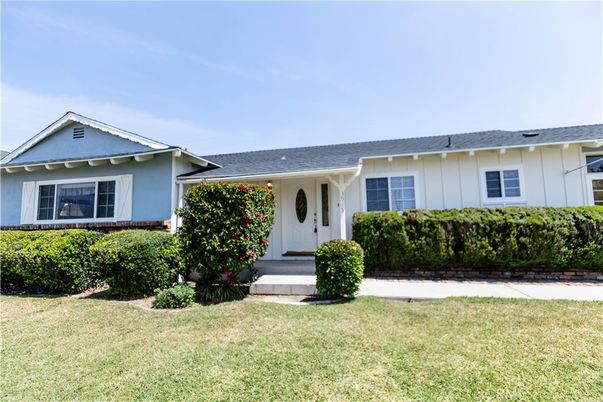 Backyard, Exterior, Facade, Ranch