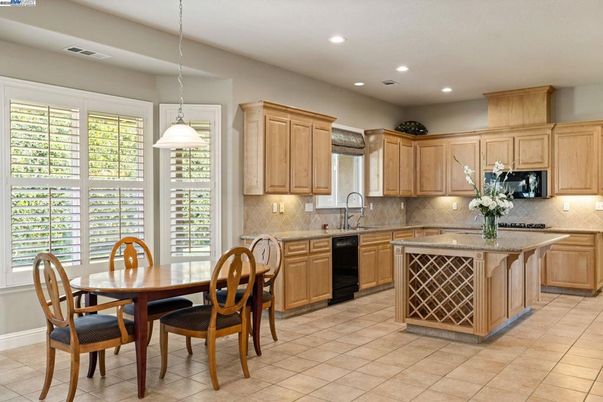 Dining room, Interior, Kitchen, Pendant Lights, Recessed Lighting