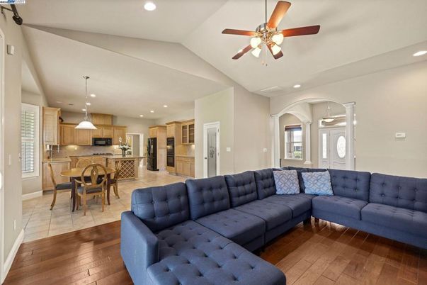 Dining room, Interior, Kitchen, Living room, Pendant Lights, Recessed Lighting, Stainless Steel Appliances, Wood Texture Flooring