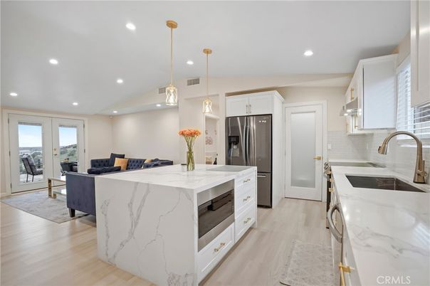 Interior, Kitchen, Living room, Pendant Lights, Recessed Lighting, Stainless Steel Appliances, Wood Texture Flooring