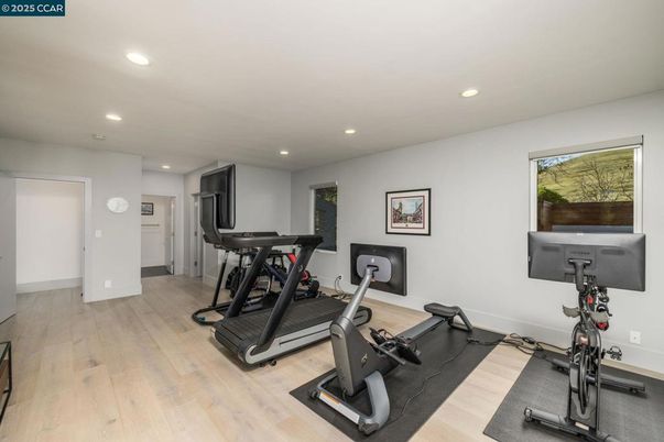 Fitness Equipment, Interior, Recessed Lighting, Wood Texture Flooring