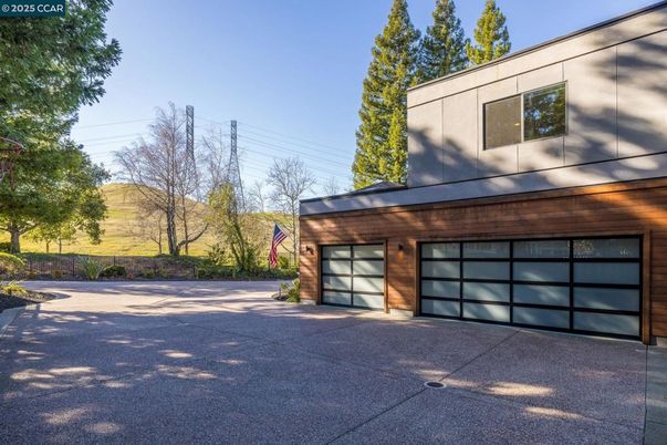 Attached, Exterior, Facade, Modern