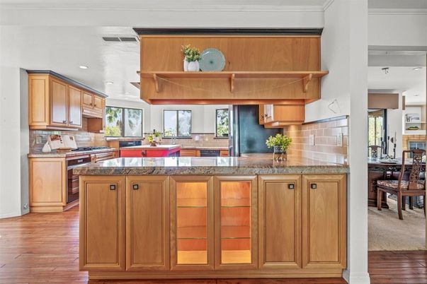 Dining room, Interior, Kitchen, Recessed Lighting, Wood Texture Flooring
