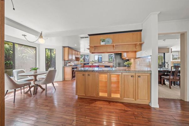 Dining room, Interior, Kitchen, Pendant Lights, Recessed Lighting, Wood Texture Flooring