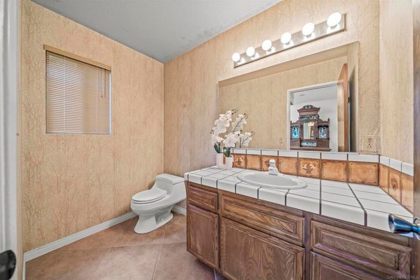 Bathroom, Interior, Tile Countertops