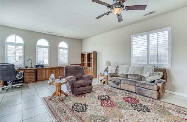 Home Office, Interior