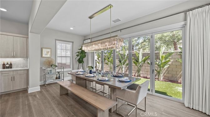 Chandelier, Dining room, Interior, Pendant Lights, Recessed Lighting, Wood Texture Flooring