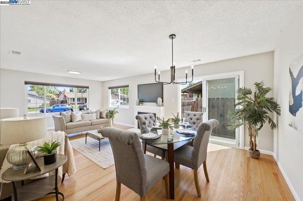 Dining room, Interior, Living room, Pendant Lights, Recessed Lighting, Wood Texture Flooring