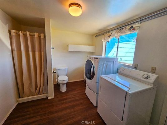 Interior, Washer, Wood Texture Flooring