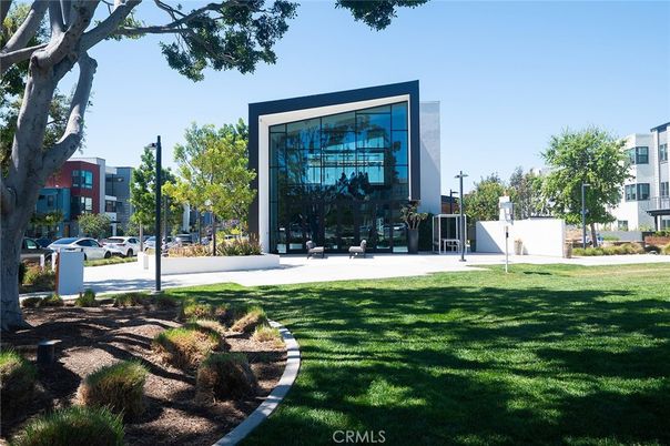 Backyard, Exterior, Facade, Modern