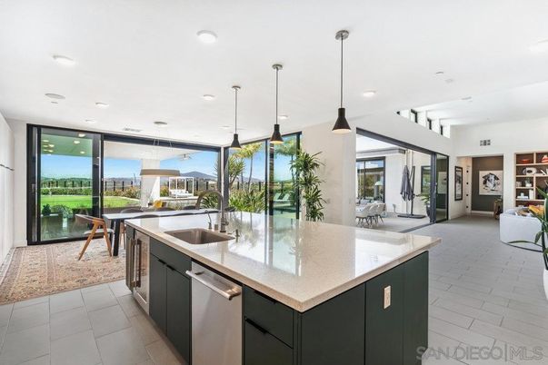 Dining room, Interior, Kitchen, Pendant Lights, Recessed Lighting, Stainless Steel Appliances