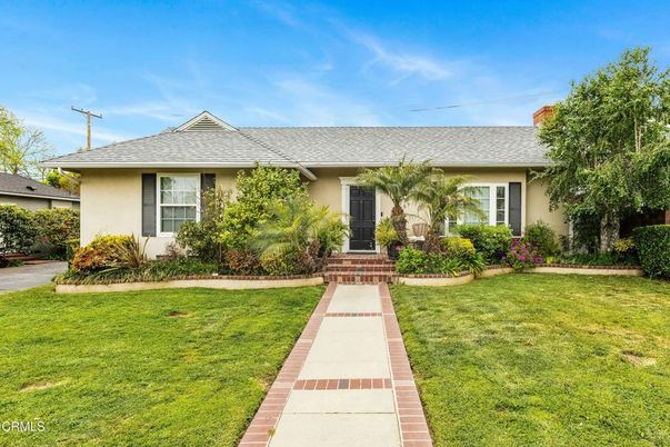 Backyard, Exterior, Facade, Ranch