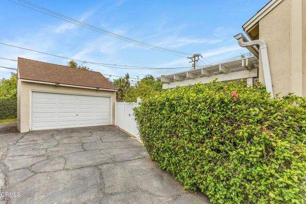 Detached Garage, Exterior