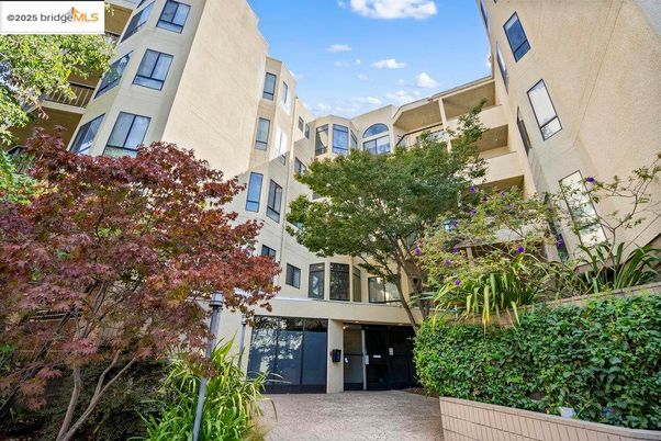 Exterior, Facade, Condo Building