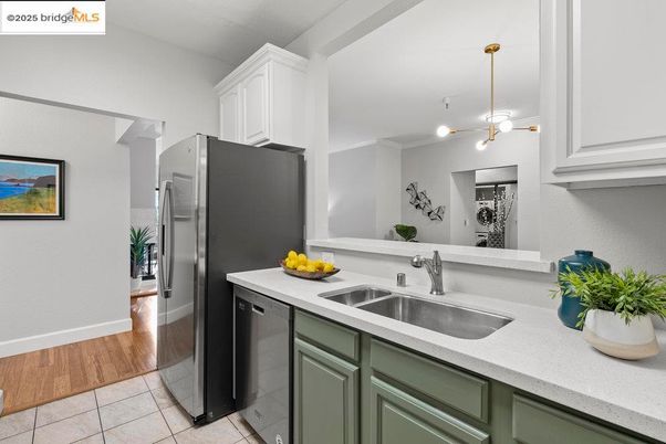 Interior, Kitchen, Pendant Lights, Wood Texture Flooring