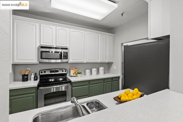 Interior, Kitchen, Stainless Steel Appliances