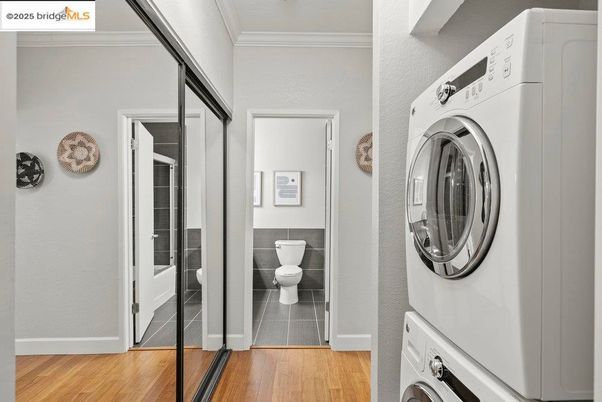 Interior, Utility Closets, Washer, Wood Texture Flooring