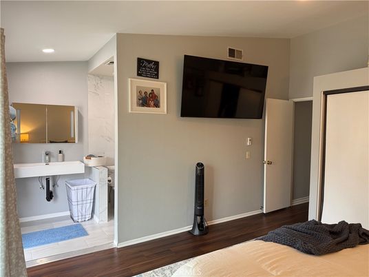 Bathroom, Interior, Recessed Lighting, Wood Texture Flooring