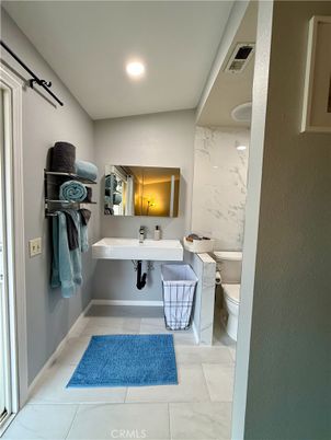 Bathroom, Interior, Marble, Marble Walls, Recessed Lighting