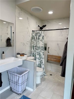 Bathroom, Interior, Marble Walls, Recessed Lighting