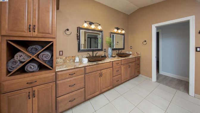 Bathroom, Dual Sink Vanities, Interior, Wood Texture Flooring