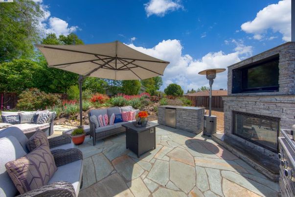 Exterior, Fireplace